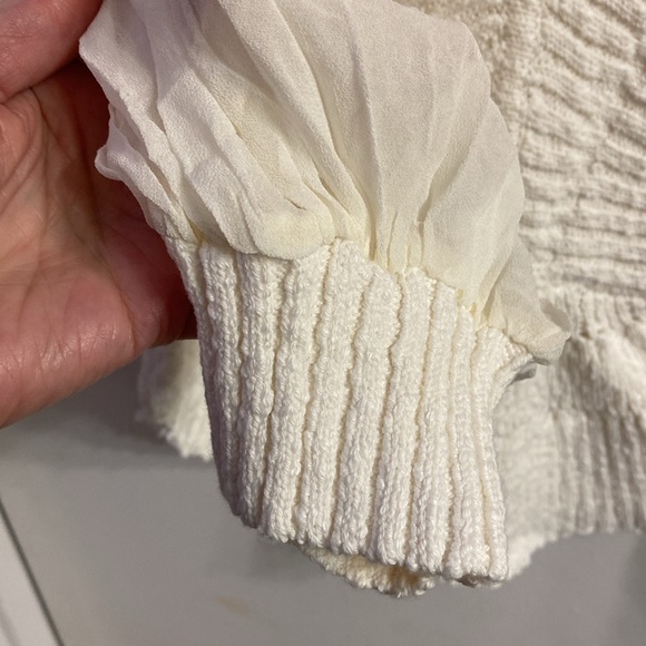 ON SALE 🌸 Anthropologie sheer long sleeve V neck sweater BEAUTIFUL - Picture 5 of 7